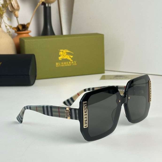 Picture of Burberry Sunglasses _SKUfw51926273fw